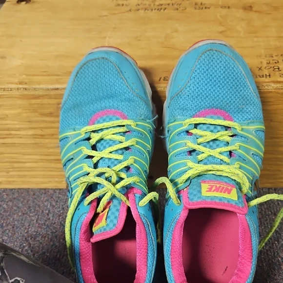 Nike Blue and Pink Athletic Running Shoes Lightweight Mesh - Picture 4 of 4